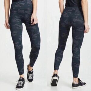 Spanx Camo print leggings grey blue super stretchy and compressive size large